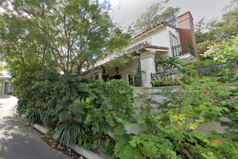 Los Angeles Firefighters Extinguish Attic Blaze in Sherman Oaks Home in Under 30 Minutes
