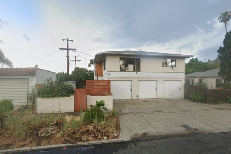 Los Angeles Firefighters Extinguish Blaze at Vacant El Sereno Residence, No Injuries Reported