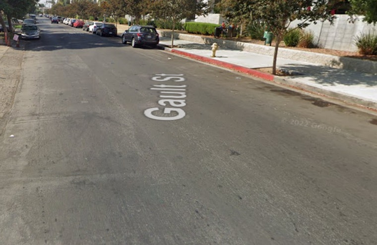 Los Angeles Firefighters Extinguish Blaze in Van Nuys Townhome, No Injuries Reported