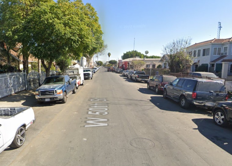 Los Angeles Firefighters Quickly Extinguish Blazing Garages, Safeguard South Park Homes