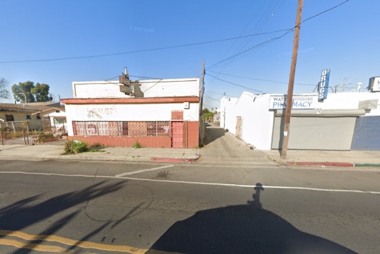 Los Angeles Firefighters Swiftly Subdue Blaze at Watts Commercial Building