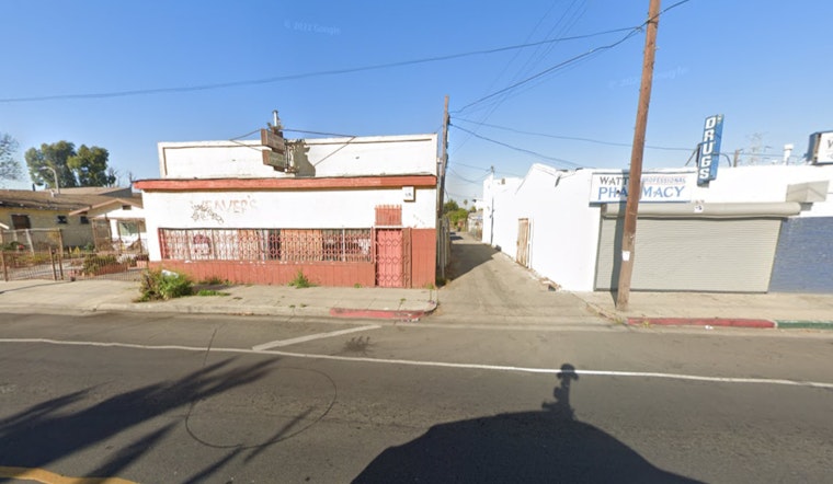 Los Angeles Firefighters Swiftly Subdue Blaze at Watts Commercial Building