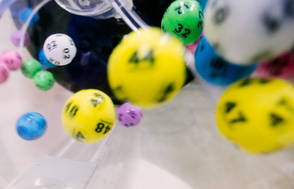 Lottery Lightning Strikes as One Georgian $50K Richer, Oregonian Hits $1.3B Powerball Jackpot!