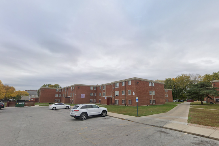 Man Fatally Shot on Chicago's South Side, Police Searching for Dark-Colored Sedan