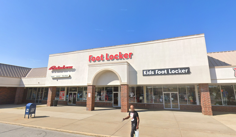 Man Fatally Shot Outside Kids Foot Locker in Chicago