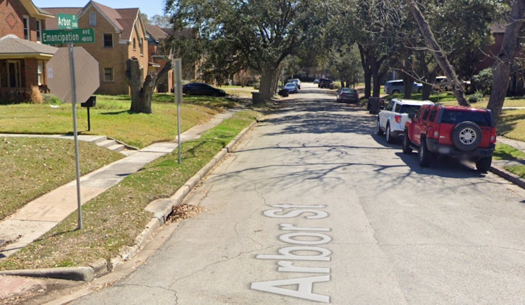 Man Wounded in Third Ward Shooting Seeks Help at Club, Houston Police Seek White Cadillac