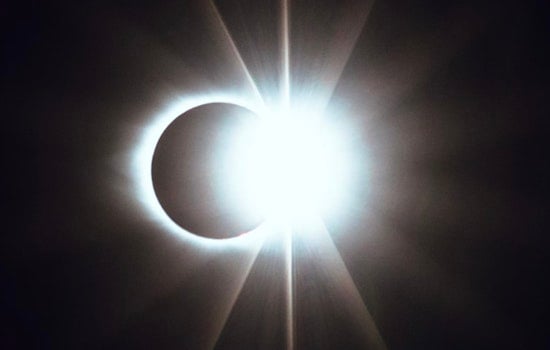 Philadelphia Buzzes with Excitement for Partial Solar Eclipse, While Totality Enchants From Texas to Maine