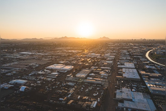 Phoenix Braces for Week of Soaring Temperatures with Gusts Up to 25 MPH, NWS Forecasts Relief Midweek