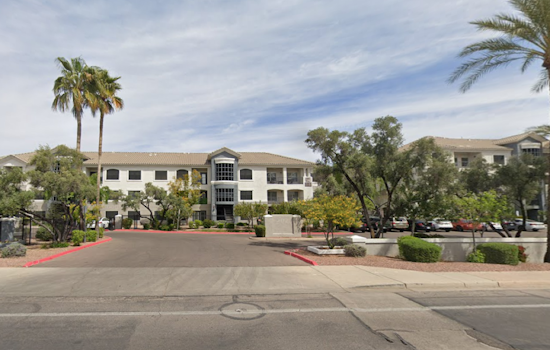 Phoenix Police Seek Suspect After Man Fatally Stabbed, Allegedly by Brother