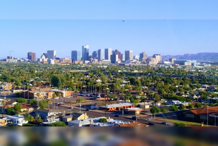 Phoenix Residents to Soak Up Sun With Warmer Days Ahead, NWS Predicts Slight Weekend Chill