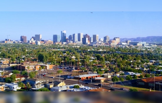 Phoenix Residents to Soak Up Sun With Warmer Days Ahead, NWS Predicts Slight Weekend Chill