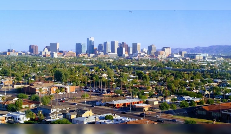 Phoenix Residents to Soak Up Sun With Warmer Days Ahead, NWS Predicts Slight Weekend Chill