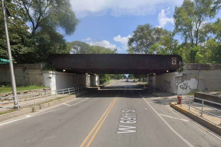 Rideshare Passenger Fatally Shot in Englewood, Gunman at Large