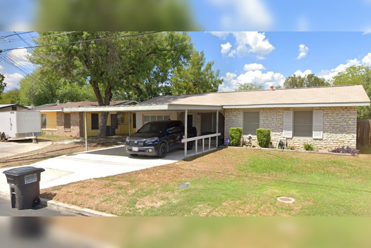 San Antonio Fire Department Battles Blaze That Damages Two Homes on Candlelight Lane