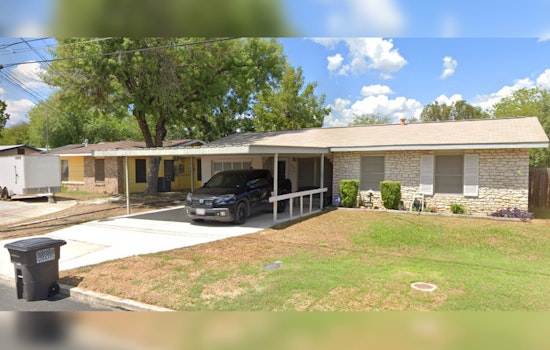 San Antonio Fire Department Battles Blaze That Damages Two Homes on Candlelight Lane