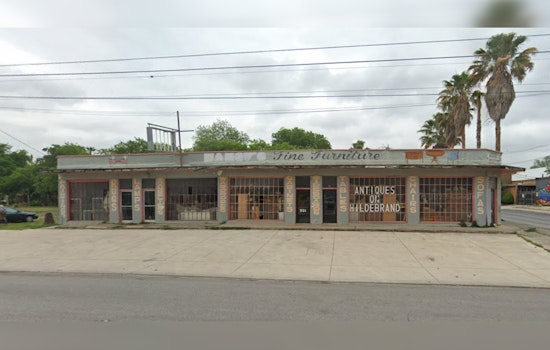 San Antonio Firefighters Rapidly Extinguish Antique Shop Blaze, Limiting Damage to $5,000