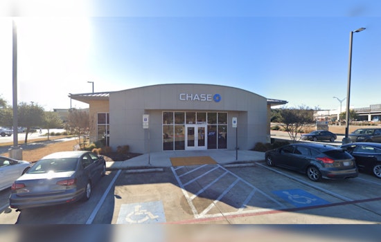 San Antonio Police Search for Suspects After Thieves Strike Chase Bank ATM in Stone Oak