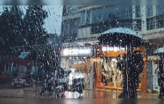 San Antonio Residents Brace for Showers and Thunderstorms with Temperatures in Mid-80s