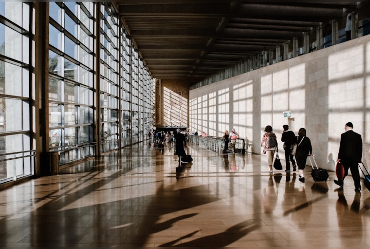 San Antonio Shifts Migrant Aid Strategy, Closes Airport Transfer Center as Asylum Seeker Numbers Decline