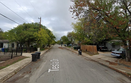San Antonio Woman Aids Stabbing Victim Seeking Help in Quiet Neighborhood