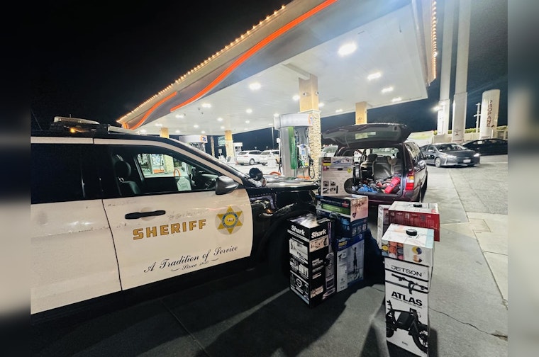 Santa Clarita Deputies Thwart Serial Theft Operation with Traffic Stop, Two Suspects in Custody