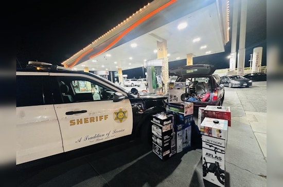 Santa Clarita Deputies Thwart Serial Theft Operation with Traffic Stop, Two Suspects in Custody