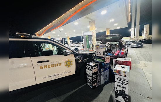 Santa Clarita Deputies Thwart Serial Theft Operation with Traffic Stop, Two Suspects in Custody
