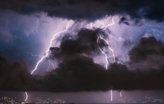 Seattle Braces for Week of Showers and Thunderstorms, NWS Reports Persistent Rain