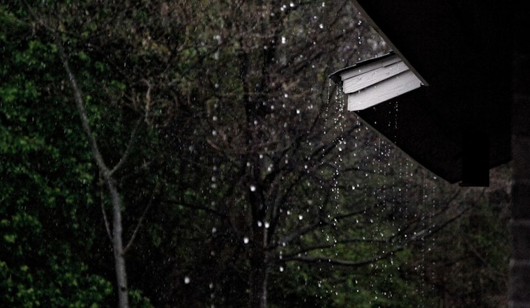 Seattle Forecasts Balance of Spring Showers and Sunny Spells, Weekend Rain on the Horizon