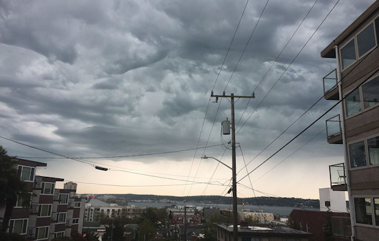 Seattle Gears Up for Showers and Thunderstorms with Mild Temperatures Predicted This Week