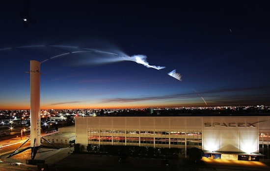 SpaceX Stuns Arizona Skywatchers with Luminous Satellite Launch Visible from Phoenix to Tucson