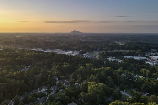 Stone Mountain Businesses at Risk as CSX Orders Vacate Notice, Local Community Rallies in Support