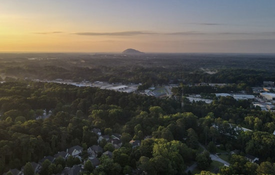 Stone Mountain Businesses at Risk as CSX Orders Vacate Notice, Local Community Rallies in Support