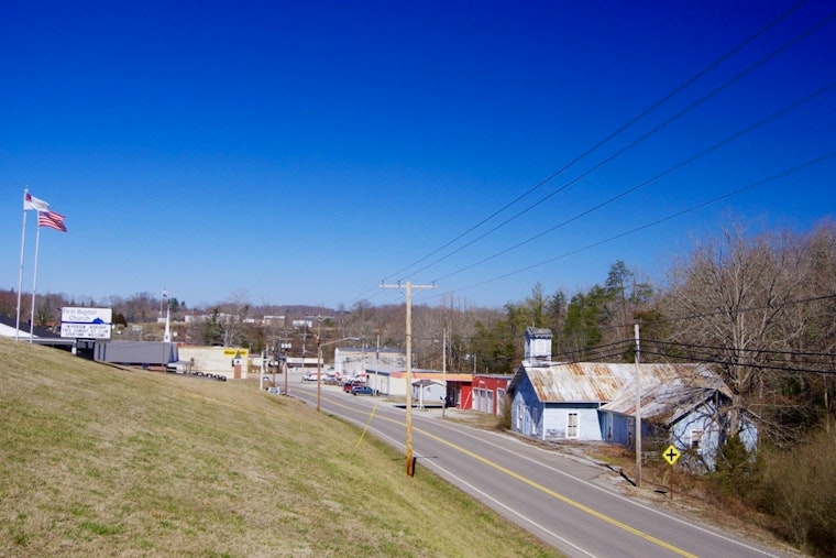 Sunbright Community Rallies Amid Lack of Federal Aid for Tornado