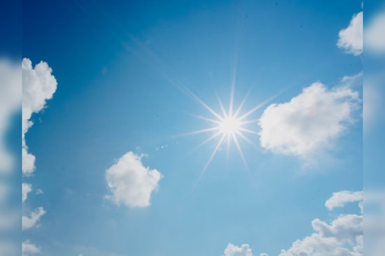 Sunny Start in Seattle with Higher Temps on the Horizon Before Rain Showers Set In