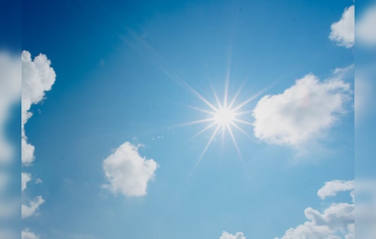 Sunny Start in Seattle with Higher Temps on the Horizon Before Rain Showers Set In