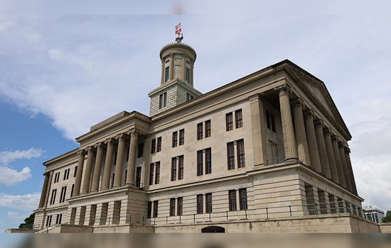 Tennessee Governor Enacts Law for Police to Report Undocumented Immigrants, Stirring Debate in Nashville