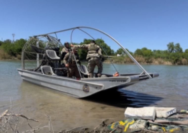 Texas Strengthens Border with 100 Miles of Razor Wire, Claims Over Half a Million Immigrant Apprehensions