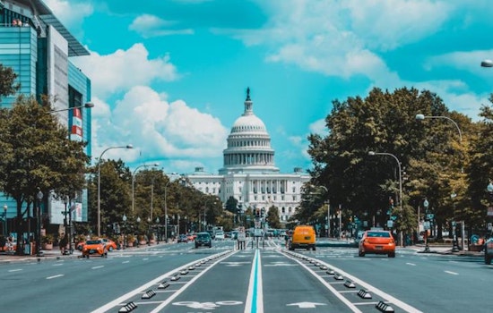 Washington D.C. Braces for Showers with Mild Temperatures, Sunny Weekend Ahead