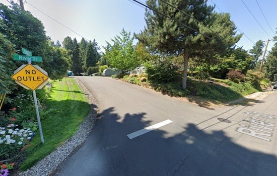 West Linn Emergency Crews Swiftly Address Sewer Spill Near Willamette River, Advise Public to Avoid River Stretch
