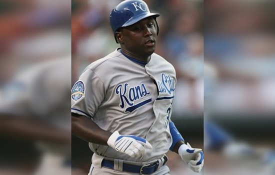 Ex-MLB Shortstop Yuniesky Betancourt Among Four Charged in Miami-Dade Insurance Fraud Scheme