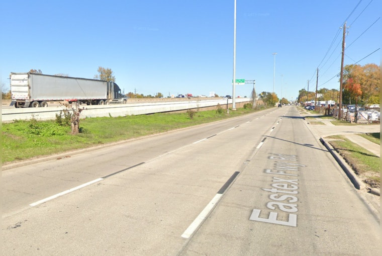 18-Wheeler Crash Shuts Down Eastex Freeway HOV Lanes, No Injuries Reported
