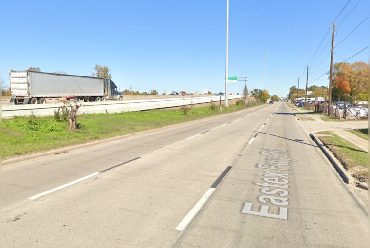 18-Wheeler Crash Shuts Down Eastex Freeway HOV Lanes, No Injuries Reported