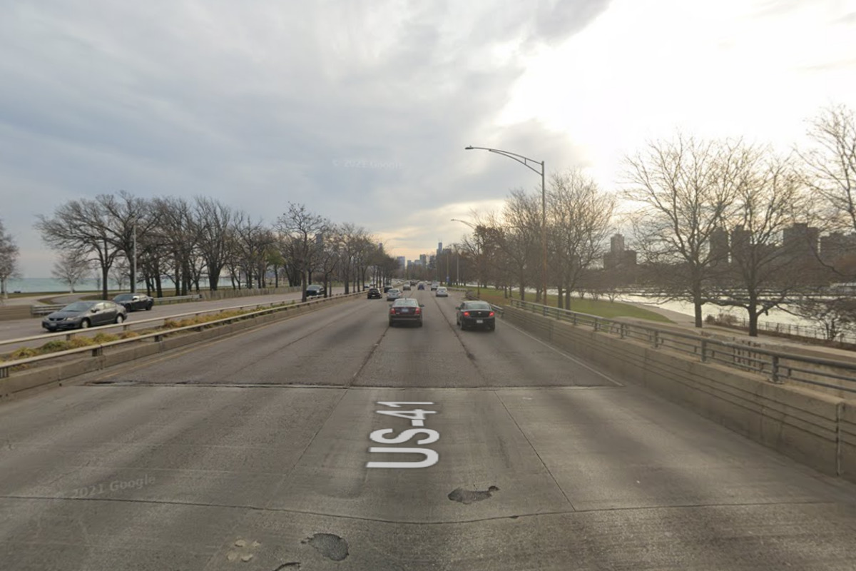 25-Year-Old Passenger Dead, Driver Injured in Lake Shore Drive Crash