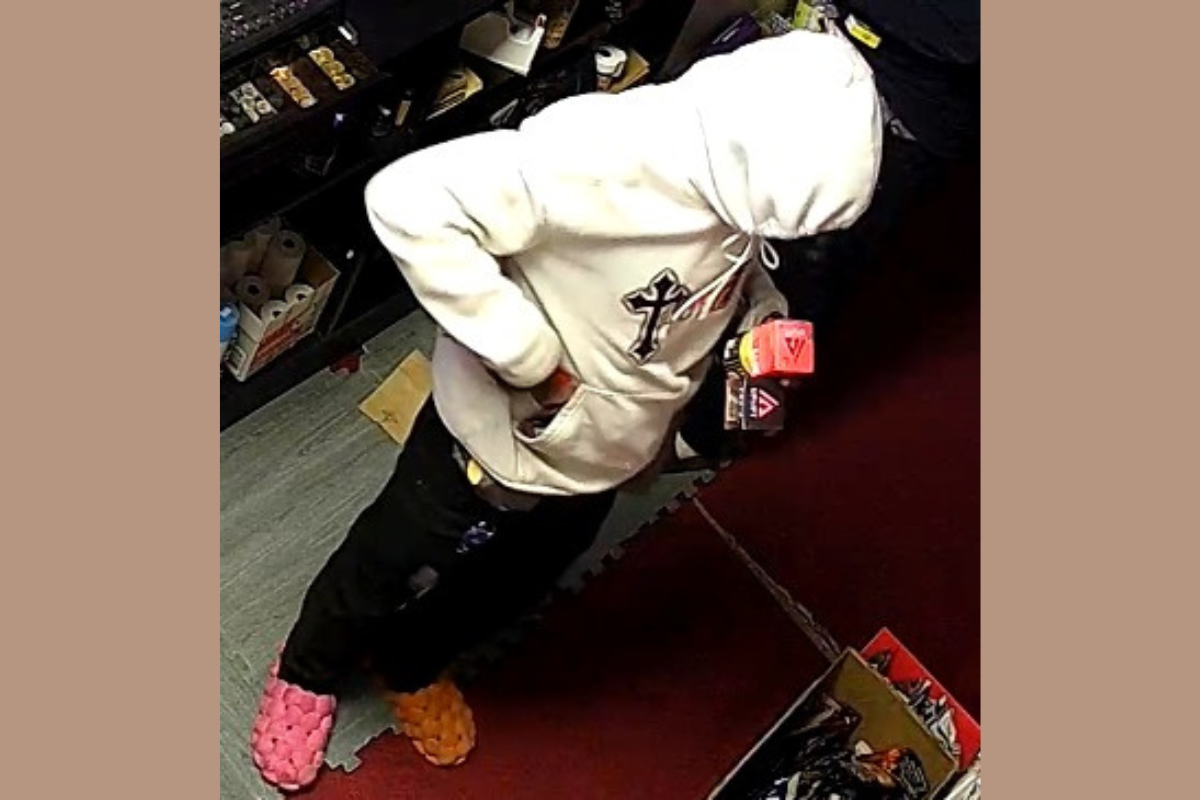 Arlington Police Seek Publics Help Identifying Suspects In Vape Shop