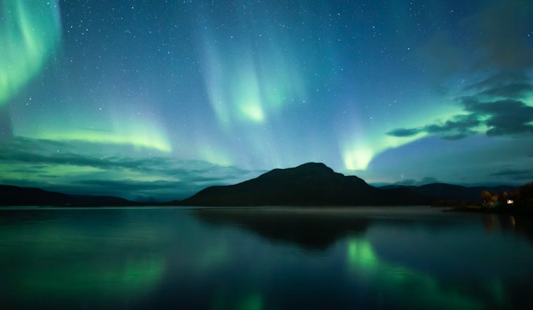 Aurora Ahoy: Northern Lights Dazzle the Southwest Sky in Rare Solar Spectacle