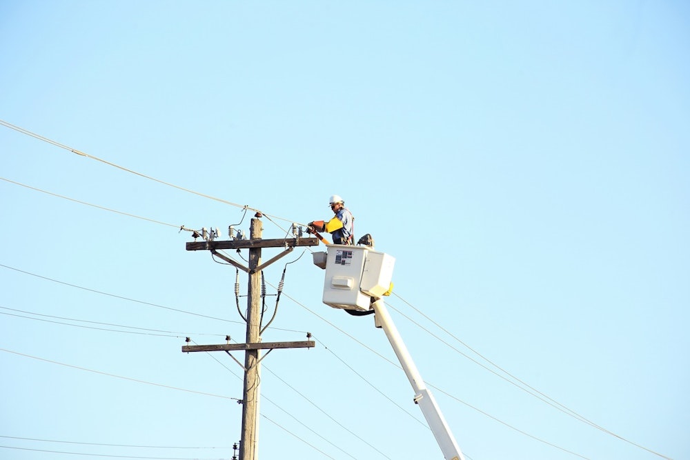 Austin Energy Lineworkers Rally to Assist Houston Post-Storm, 922,000 Initially Powerless