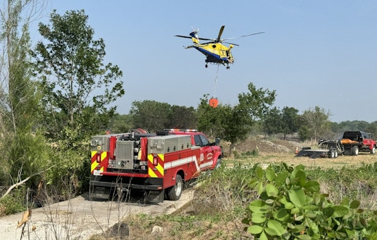 Austin Firefighters Battle 20-Acre Blaze in Southeast Travis County