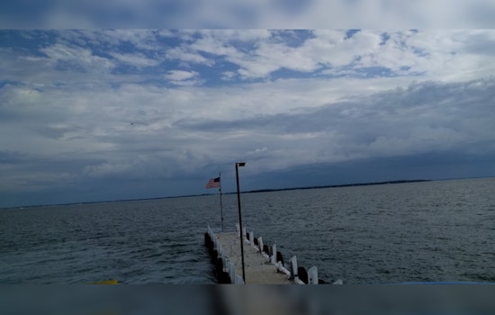 Boaters Rescued by Quick-Thinking Fishermen and First Responders on Lake Erie Near Sterling State Park