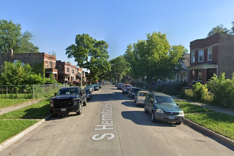 Chicago Police Alert Public to Daylight Carjacking Spree in Englewood District